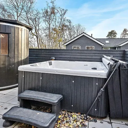 Vakantiehuis 5 Star In Vaeggerlose Bøtø By