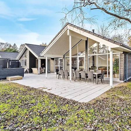 5 Star In Vaeggerlose Vakantiehuis Bøtø By