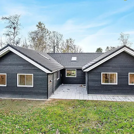 5 Star In Vaeggerlose Vakantiehuis Bøtø By